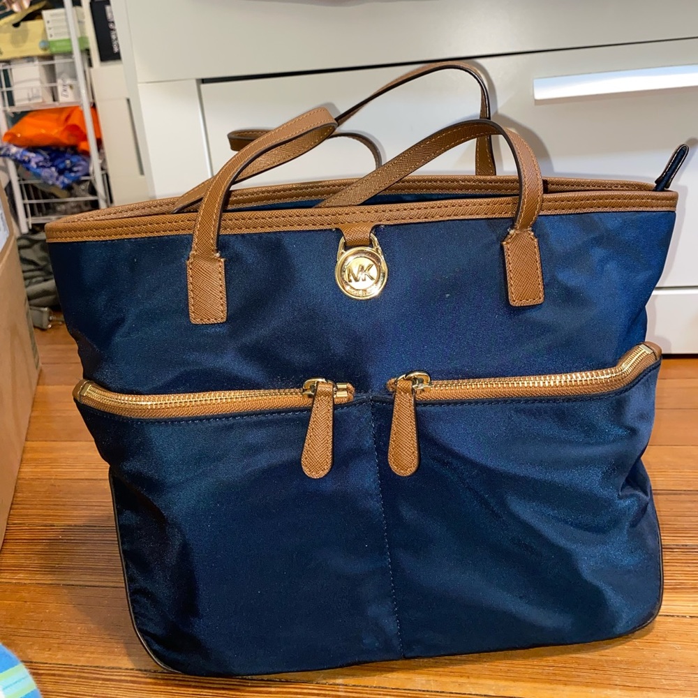 Micheal Kors Purse